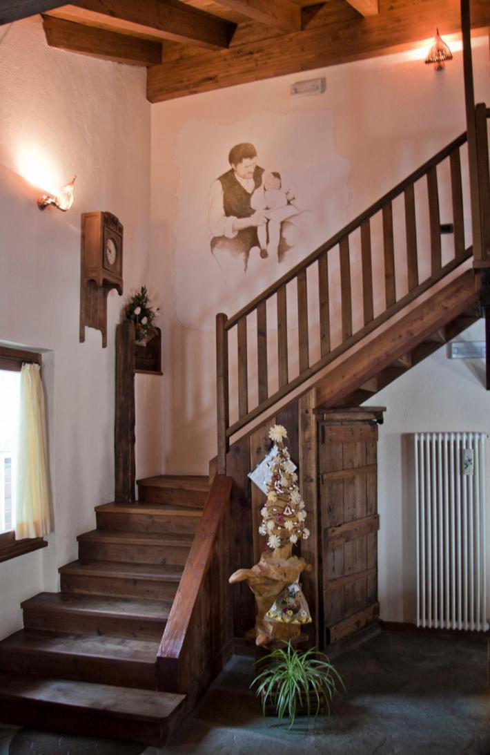 Hotel Meublè Lo Miete Viei à Champoluc Extérieur photo